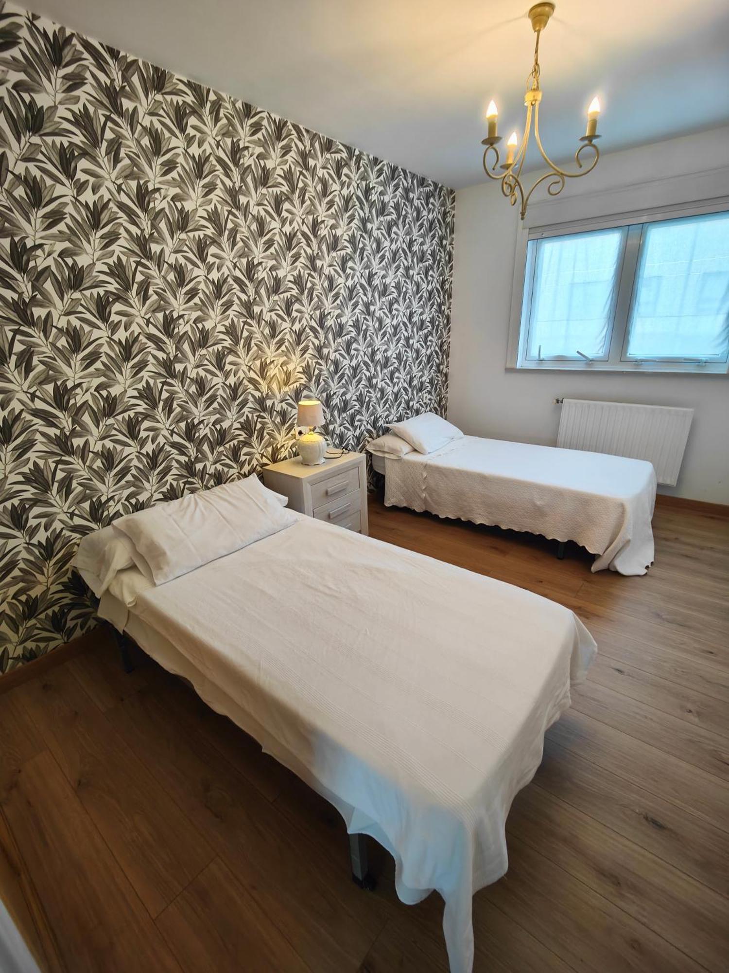 Chalet Con Wifi , Ps4 , Garaje, 5 Dormitorios, 3 Banos, Santiago De Compostela Santiago de Compostela Exterior foto